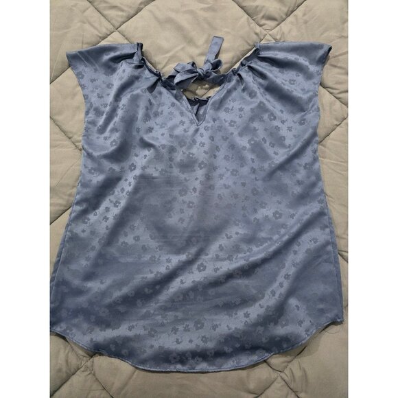 Lauren Conrad Beautiful Blue Floral Pleat Neat Top Blouse size Medium Womens - Picture 4 of 4